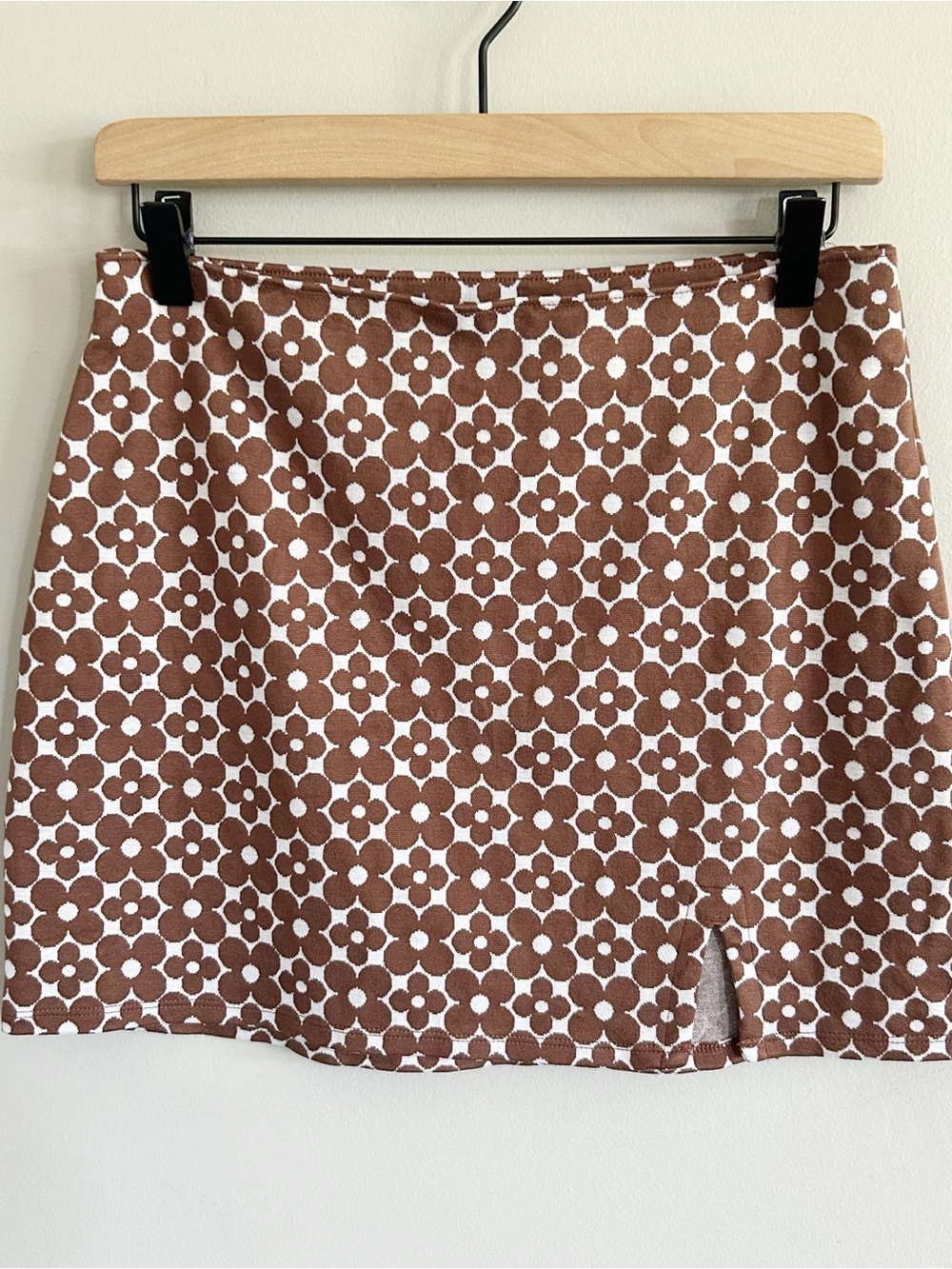 Hollister • brown and white floral mini skirt - Picture 1 of 3